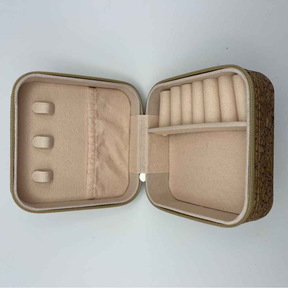 Luxe & Willow Cork Jewelry Travel Case Box NWOT